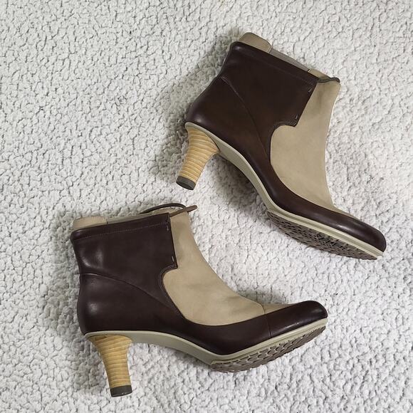 TSUBO Women’s Khepri Ankle Boot heeled bootie brown leather size 9 - Picture 1 of 7